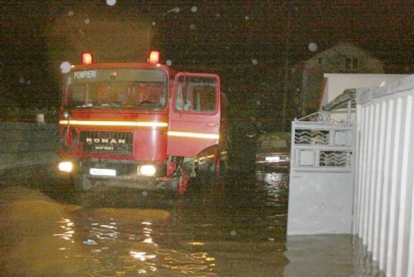 Case inundate la Tuzla